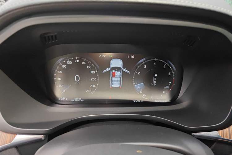Used Volvo XC60 2021 T5 4x4 Smart Luxury Edition Instrument Cluster