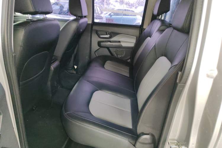 Used Great Wall Wingle 5 2023 "Ganfan" Version 1.5T Gasoline Two-Wheel-Drive Advanced Trim with Long Cargo Bed Left Rear Seat