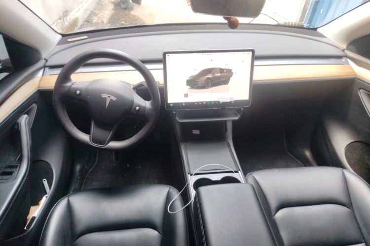 Used Tesla Model Y 2022 Long-Range All-Wheel-Drive Version

