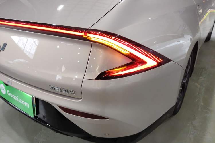 Used Wuling Xingguang 2024 Co-Creation Edition 510 Advanced Model Right Rear Taillight