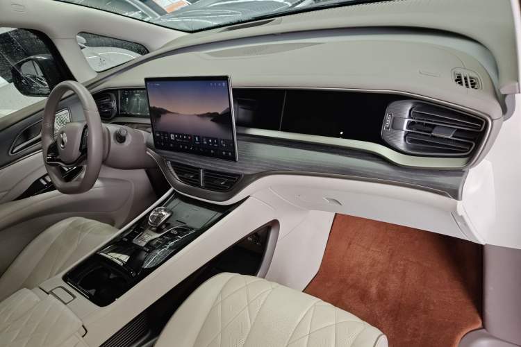 Used Denza D9 2022 DM-i 970 Four-Wheel Drive Prestige Model