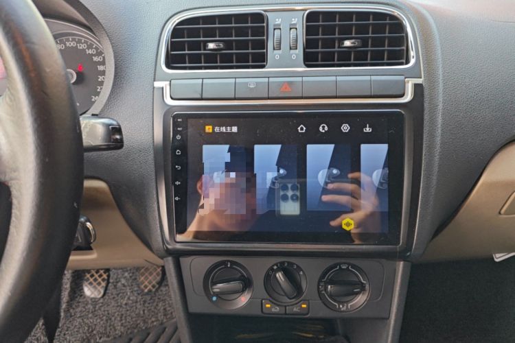 Used Volkswagen Polo 2011 1.4L Manual ZhiShang Edition Audio And AC Panel