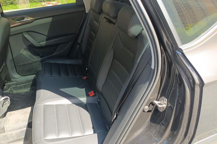 Used Volkswagen Tharu 2020 280TSI Two-Wheel Drive Luxury Edition China VI Standard Left Rear Seat