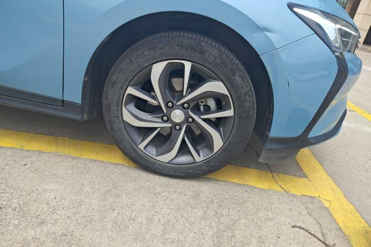 Used Buick Velite 6 2019 Connected & Smart Edition Right Front Wheel Hub