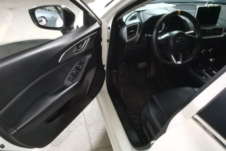 Used Mazda 3 Axela 2017 Sedan 1.5L Automatic Comfort Model Emission Standard China V