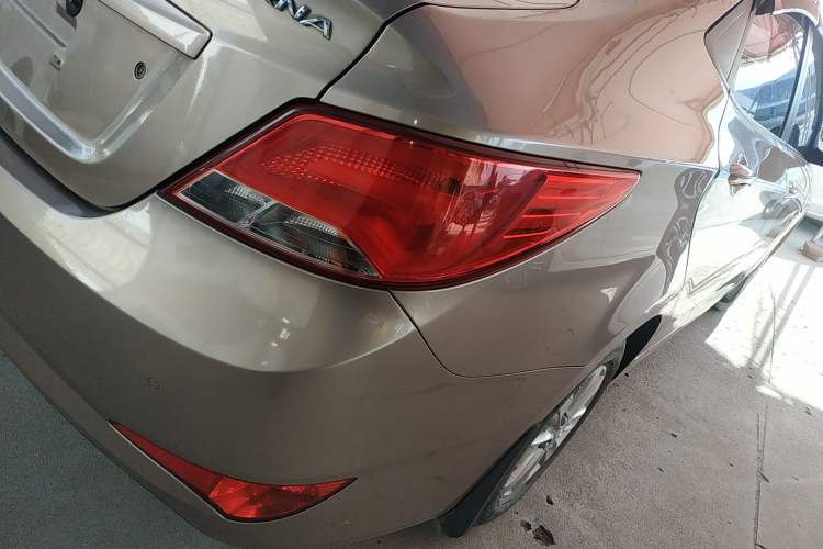 Used Hyundai Verna (older generation) 2014 1.4L Manual Smart GLS Trim