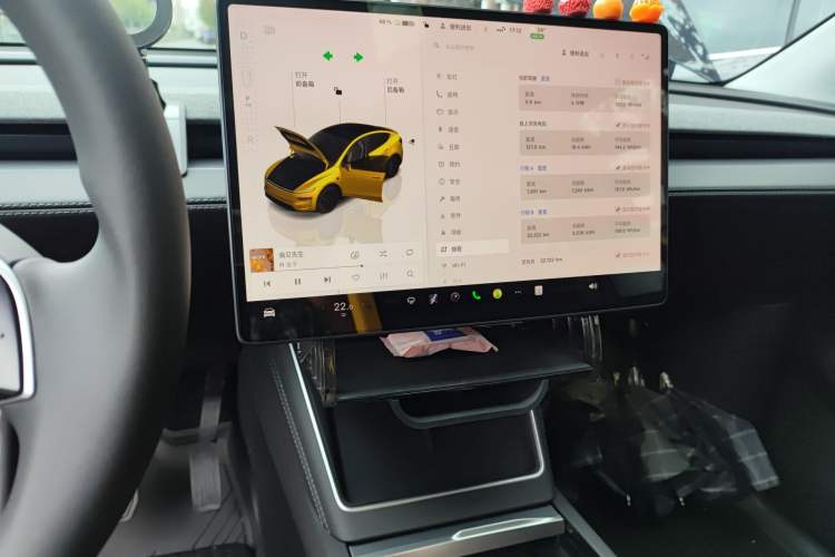 Used Tesla Model Y 2025 Long-Range All-Wheel-Drive Version
