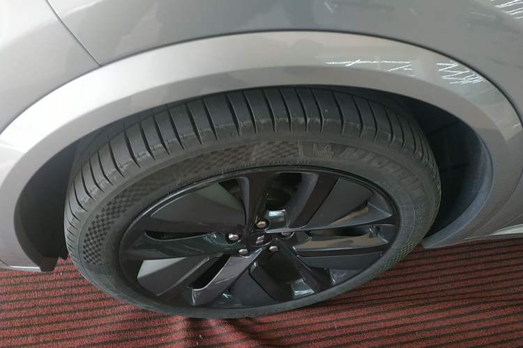 Used Li Auto L8 2023 Pro Model
