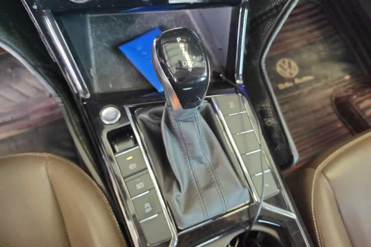 Used Volkswagen Passat 2019 330TSI Luxury Edition China VI Standard