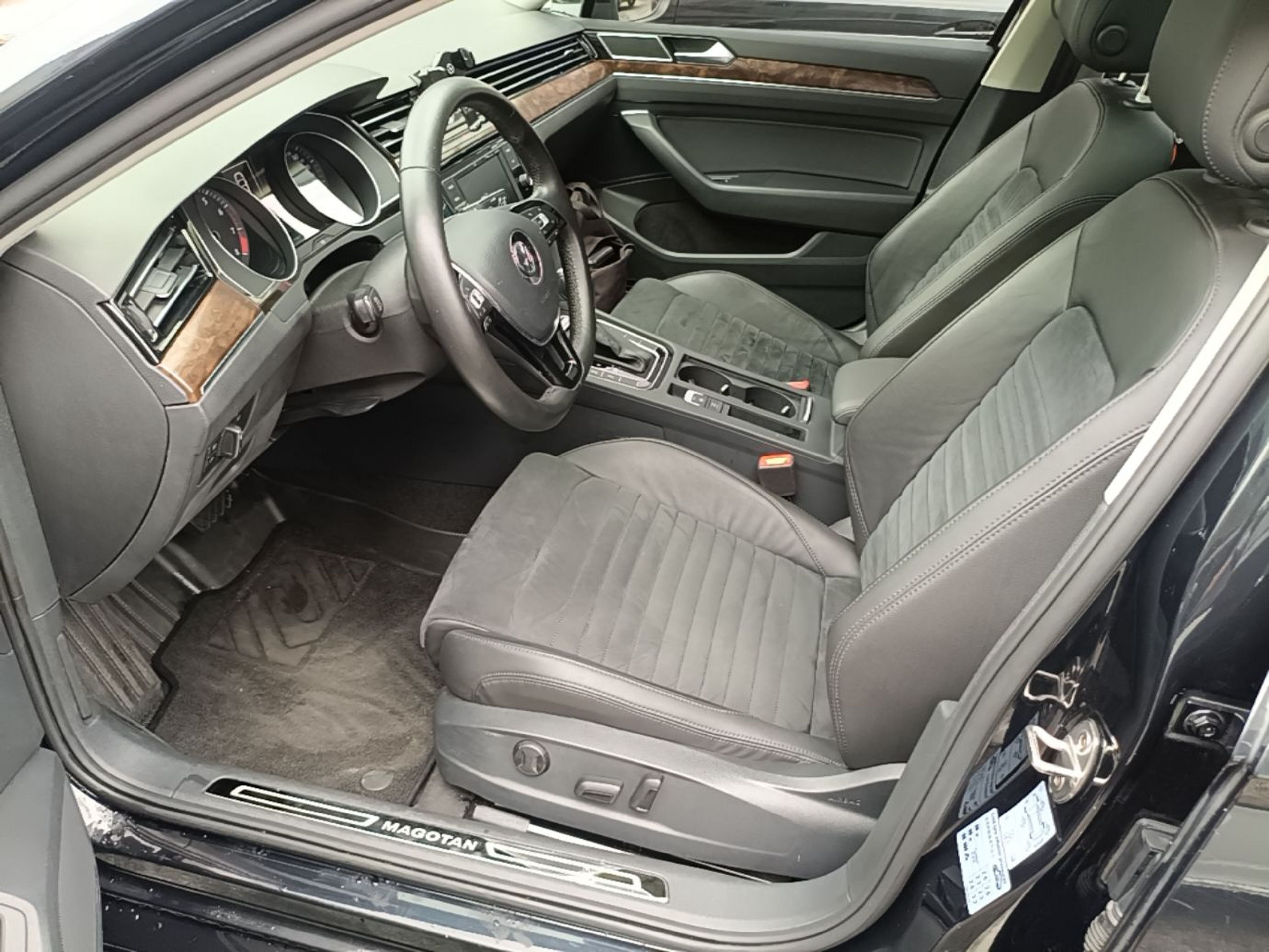 Vordere Reihe im Auto