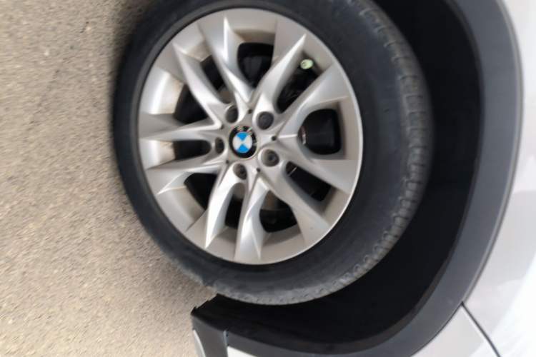 Used BMW X1 2015 sDrive18i Fashion Upgrade Edition Right Front Wheel Hub