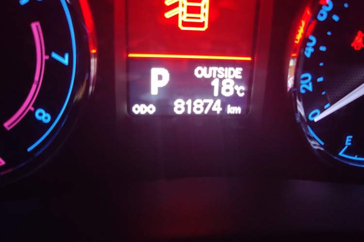 Used Toyota Corolla 2014 1.6L CVT GL-i Odometer Close Up