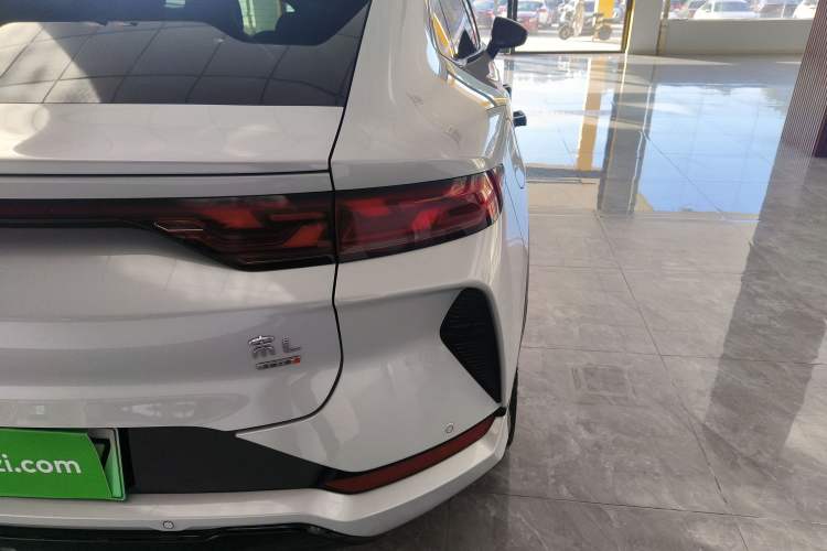 Used BYD Song L EV 2025 Intelligent Driving Version 662 km LiDAR Excellence Edition
