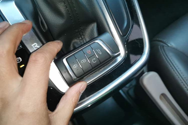 Used GAC Trumpchi M6 2019 270T DCT Luxury Edition (7-seater) China VI
