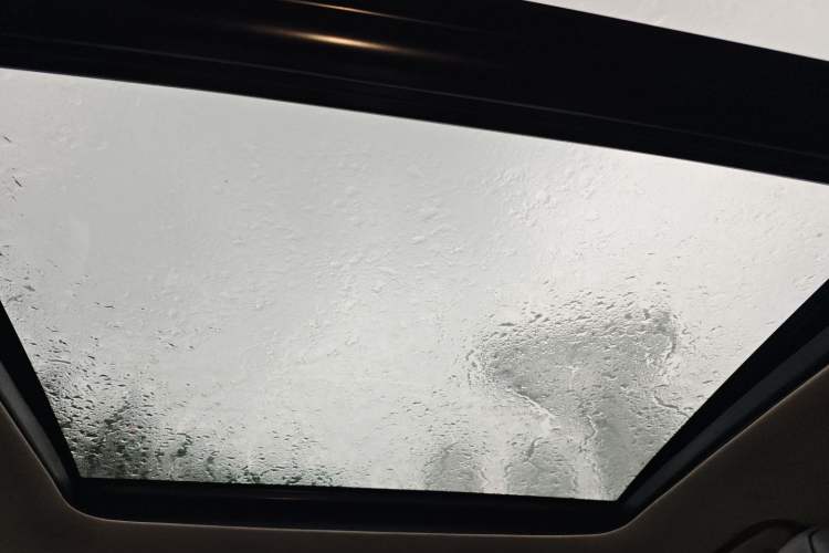 Used Toyota Highlander 2018 2.0T Four-Wheel Drive Luxury Edition 7 Seats China V Emission Standard Headliner