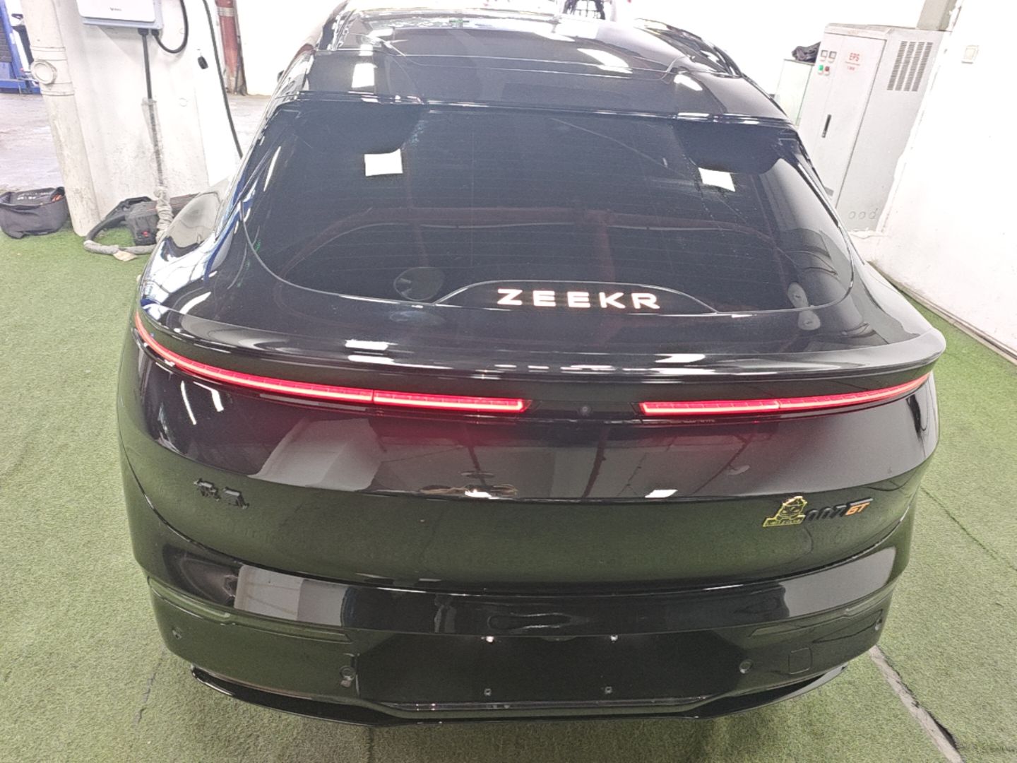 Zeekr 007GT 2026 Model All-Wheel-Drive Max Version 75 kWh — снимка 5