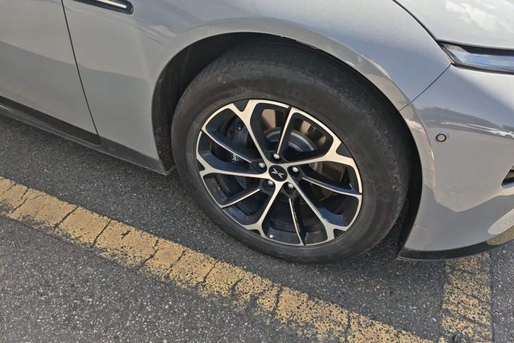 Used XPeng P7 2021 480N Right Front Wheel Hub