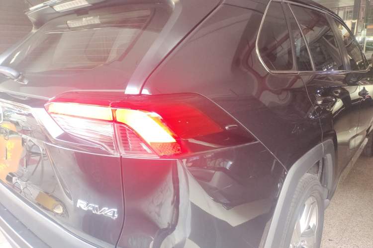 Used Toyota RAV4 2021 2.0L CVT Two-Wheel Drive Fashion Edition