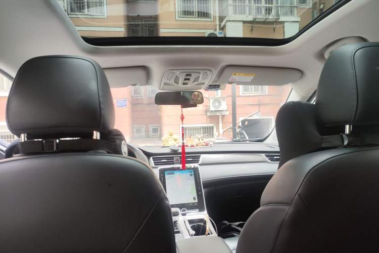 Used Roewe RX5 2022 330TGI Automatic National Style Edition Headliner