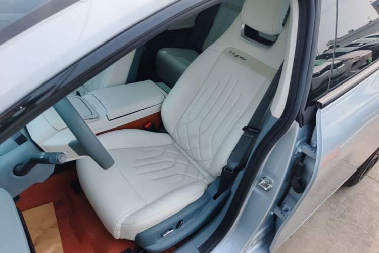 Used Hyptec GT 2023 560 Rear-Drive Tech Edition Left Front Seat