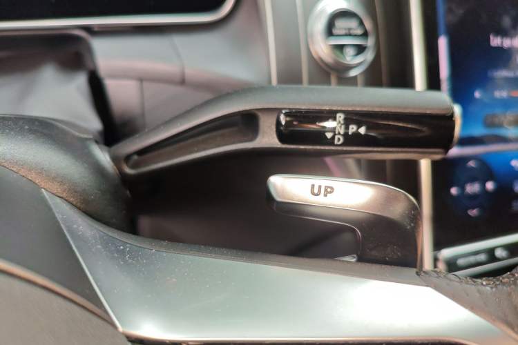 Used Mercedes-Benz GLC AMG 2024 AMG GLC 43 4MATIC Gear Lever