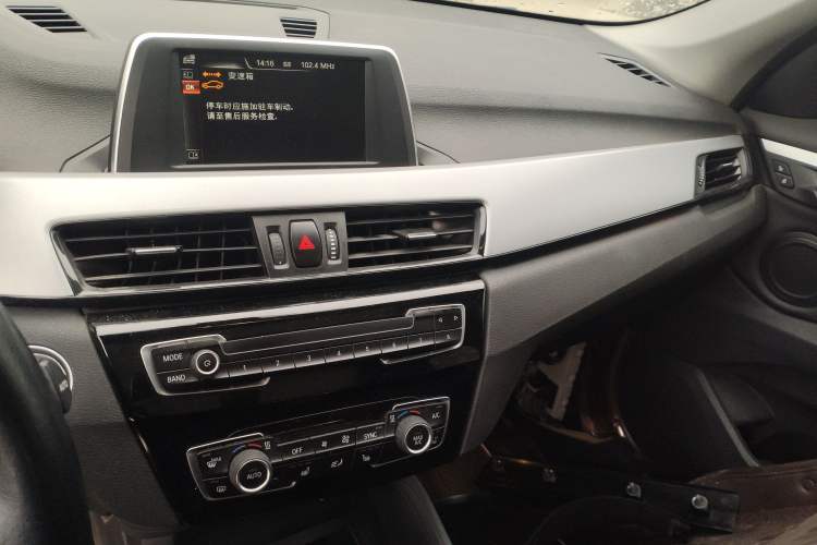 Used BMW X1 2016 sDrive18Li Premium Edition Audio And AC Panel