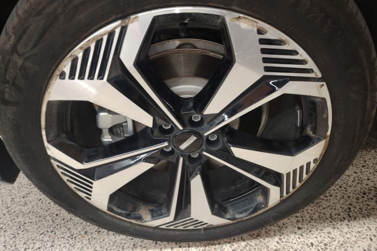 Used Wey Lanshan 2025 Four-Wheel Drive Ultra Right Rear Wheel Hub