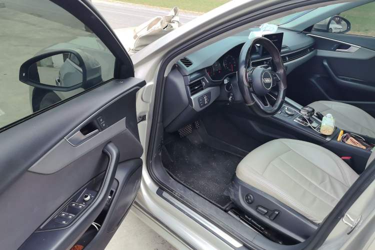 Used Audi A4L 2018 30th Anniversary Edition 30 TFSI Ambition Model