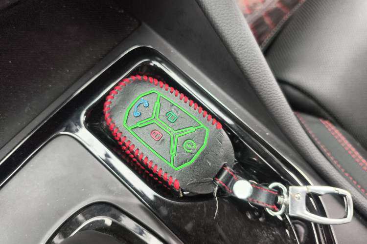 Used Lynk & Co 02 2018 1.5T DCT Two-Wheel Drive Pro Version China V Emission Standard Vehicle Key