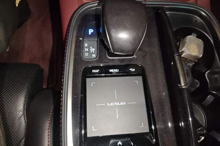 Used Lexus LS 2018 500h Executive Edition China VI Gear Lever