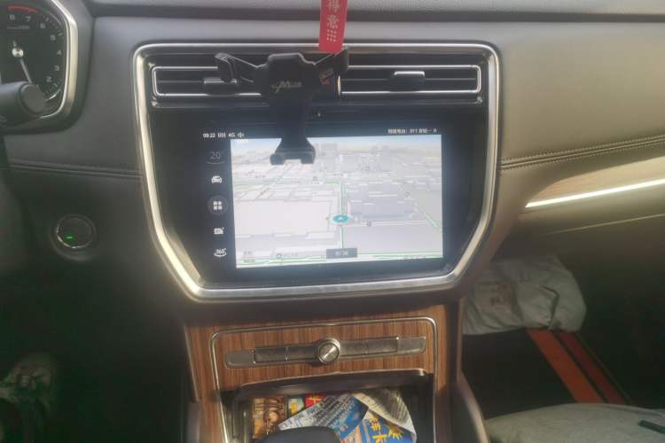 Used Roewe RX8 2018 30T Smart Connectivity Two-Wheel Drive Flagship Edition