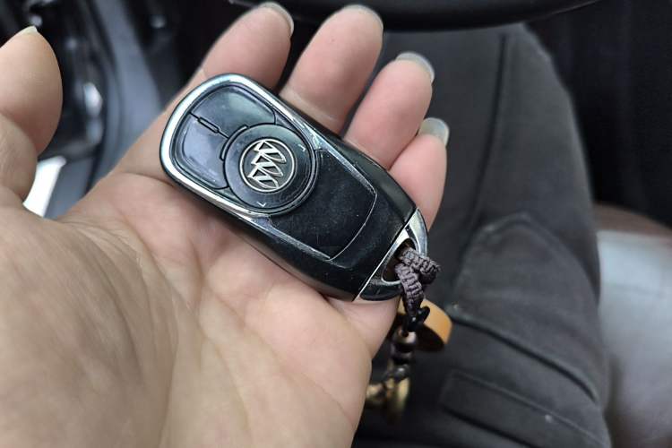 Used Buick Envision 2017 28T Four-Wheel Drive Elite Model
