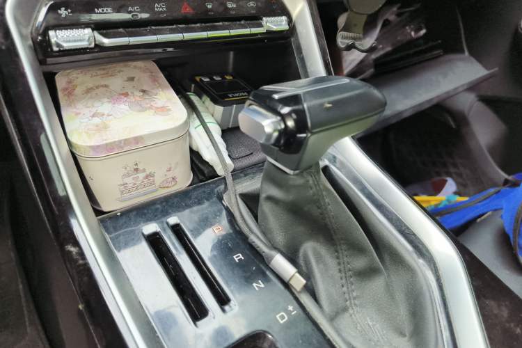 Used Wuling Asta 2021 1.5T CVT Starlight Edition Gear Lever