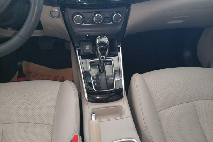 Used Nissan Sylphy 2018 1.6XV CVT Deluxe Edition Gear Lever