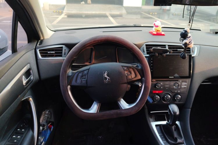 Used DS 5LS 2014 1.8L automatic Comfort version VTi140