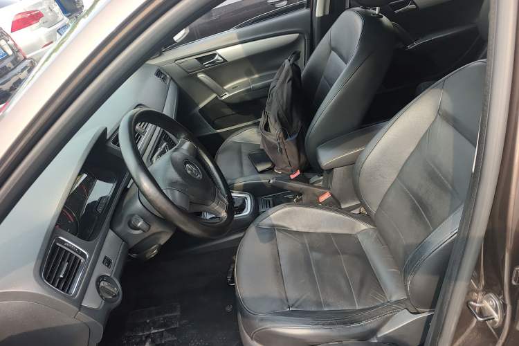 Used Volkswagen Gran Lavida 2013 1.6L Automatic Comfort Model Left Front Seat