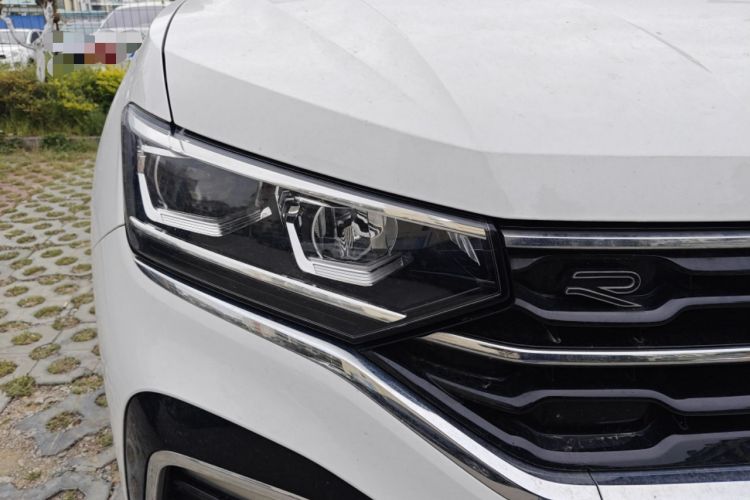 Used Volkswagen Tayron X 2020 330TSI Two-Wheel Drive Flagship Smart Connectivity Version Right Front Headlight