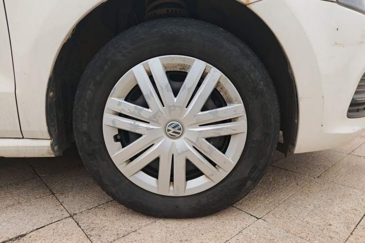 Used Volkswagen Polo 2016 1.4L Automatic Trendy Model Right Front Wheel Hub