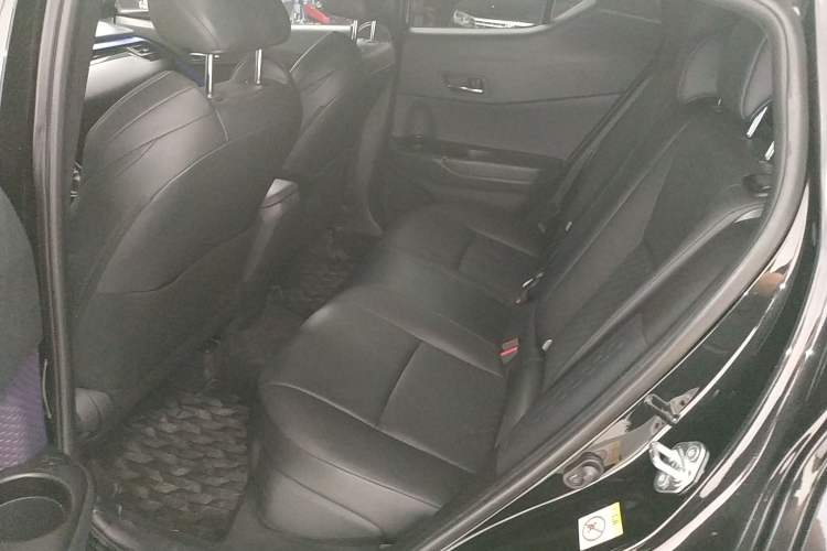 Used Toyota IZOA 2018 2.0L Yichi Edition China V Standard Left Rear Seat