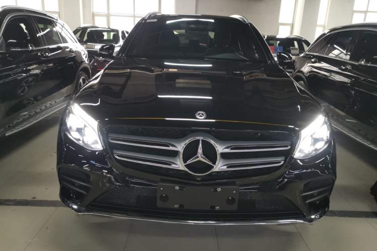 Used Mercedes-Benz GLC 2018 Refreshed GLC 300 4MATIC Dynamic Edition