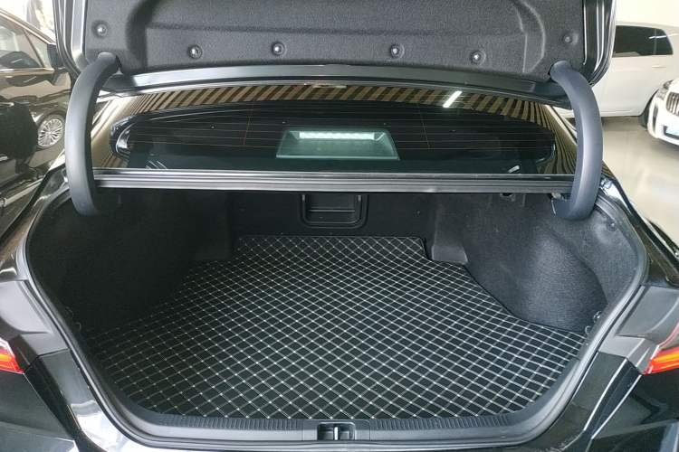 Used Toyota Camry 2024 Dual-Motor 2.0 HE Elite Edition Trunk