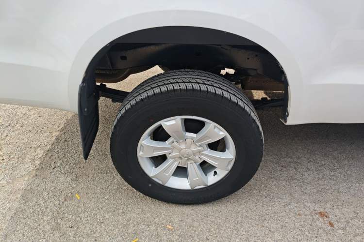 Used JAC Group T6 2022 2.0T Diesel Two-Wheel Drive Engineering Version with Long Wheelbase Exterior 5