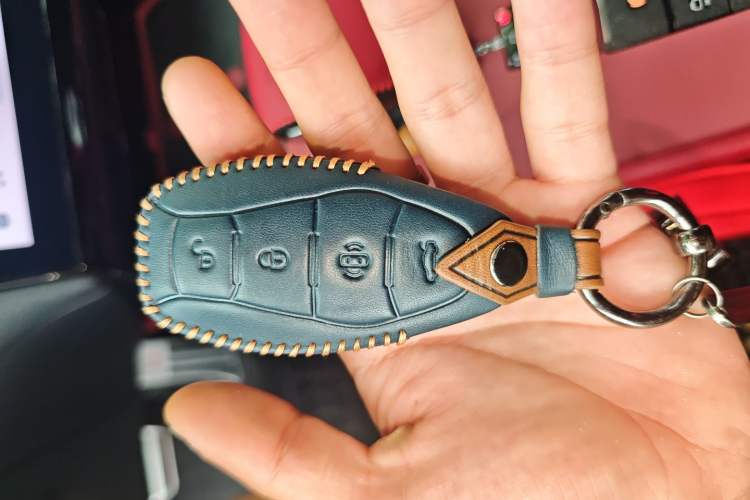 Used Hongqi HS3 2023 1.5T Two-Wheel Drive Shanwei Edition Vehicle Key