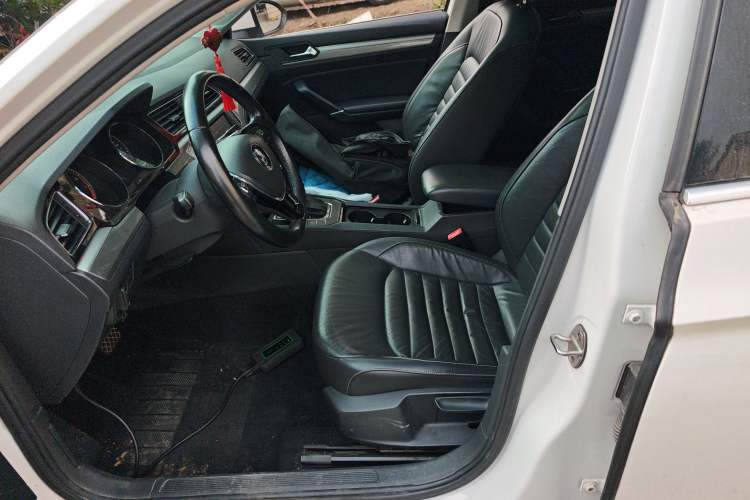 Used Volkswagen Lamando 2018 280TSI DSG Comfort Edition Left Front Seat