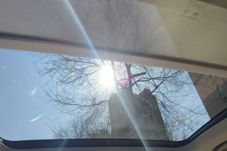 Used Roewe RX5 2016 20T Two-Wheel Drive Automatic Internet Smart Edition
