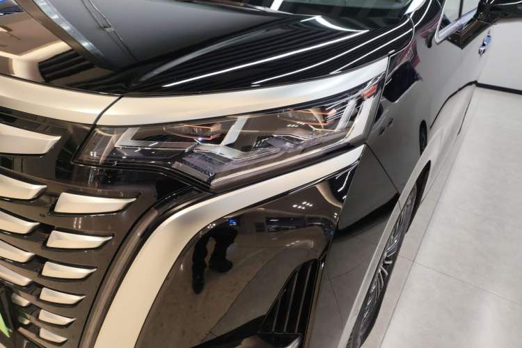 Used Denza D9 2024 DM-i 980 Four-Wheel Drive Flagship Model