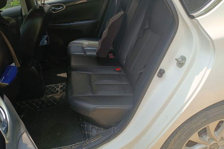 Used Nissan Sylphy 2019 1.6XV CVT Smart Connect Luxury Edition China VI Standard Left Rear Seat