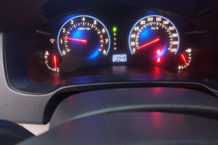 Used Mazda 8 2013 2.5L Deluxe Edition
