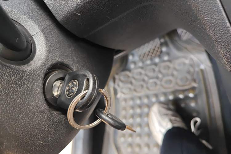 Used Volkswagen Jetta 2013 1.6L Automatic Fashion Model Vehicle Key