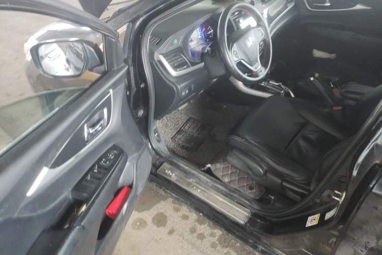 Used Honda Crider 2013 1.8L automatic luxury edition
